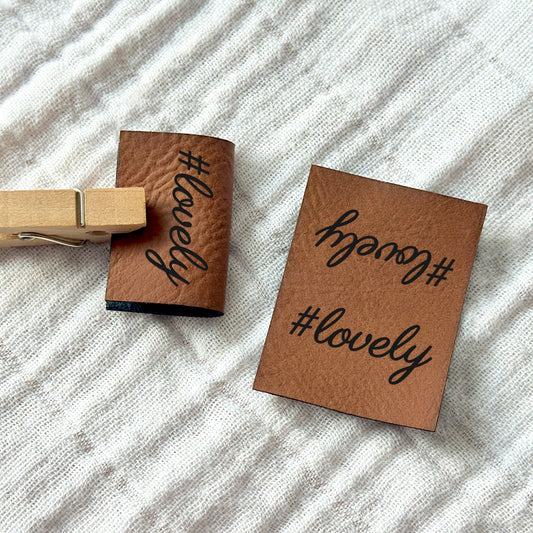 Label zum Einnähen "lovely"