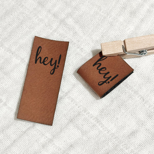 Umschlaglabel "hey"