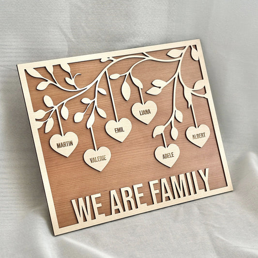 Dekoschild "WE ARE FAMILY" individuell